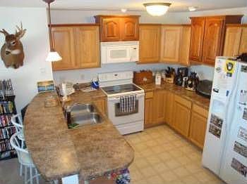 3rd image of 221 N Chicago Ave Unit 2