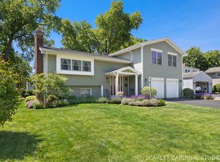 1518 Center Ave, Wheaton, IL 60189
