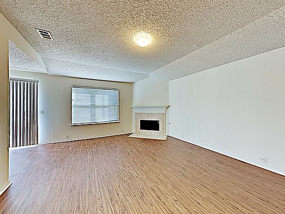 3rd image of 7105 Baybridge Dr