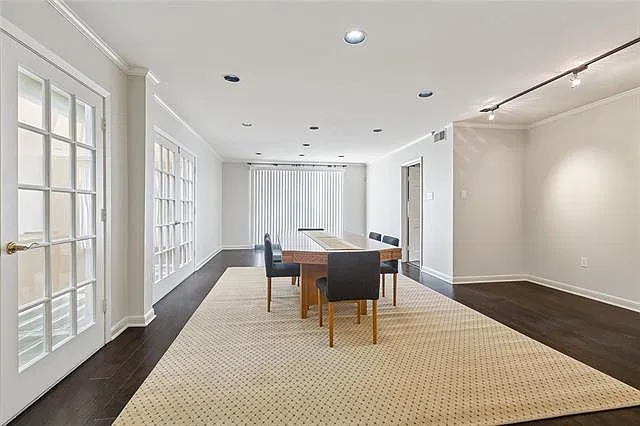 3 bed, 7.0 bath, 1500 sqft, $3,995 — Photo 4