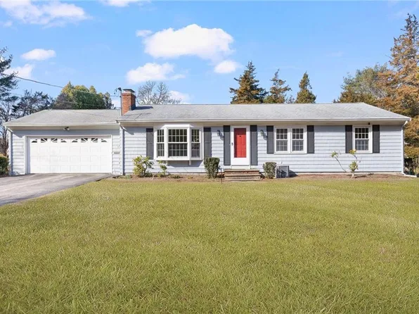 97 Arrow Ln, North Kingstown, RI 02852