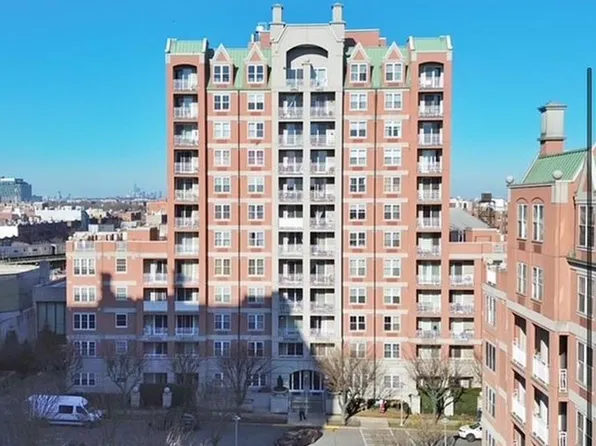 40 Oceana Dr #98, Brooklyn, NY 11235