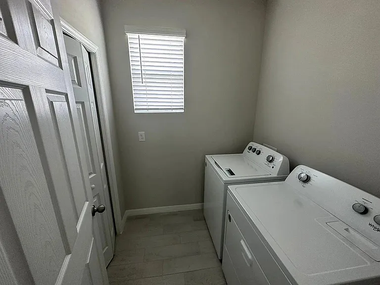 826 Friendship Cir — Photo 14