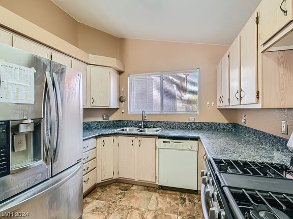 5th image of 7825 Kings Cove Ct