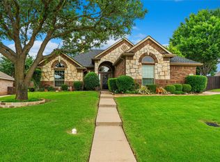 105 Daisey Ln, Justin, TX 76247