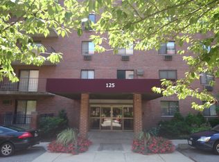 125 Pleasant St APT 102, Brookline, MA 02446