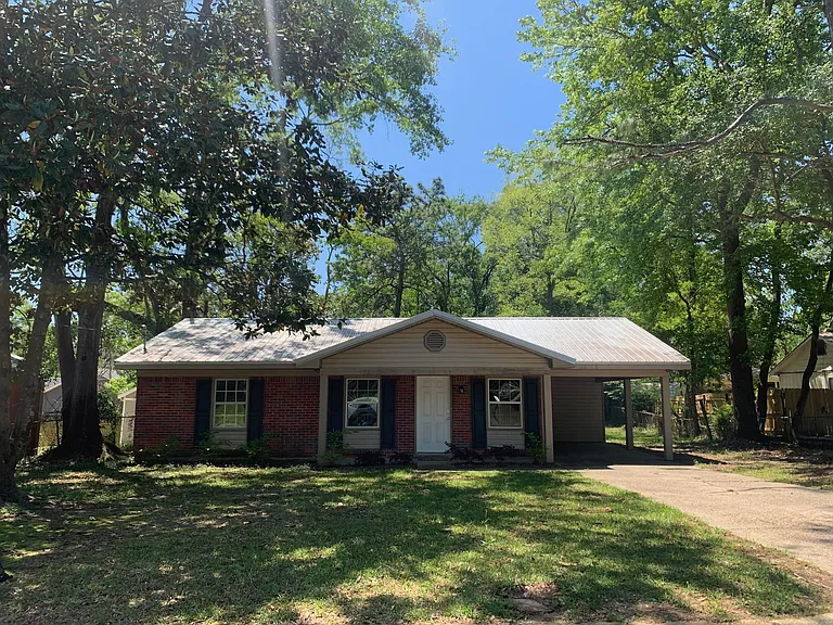6455 Waverly Dr N — Photo 1