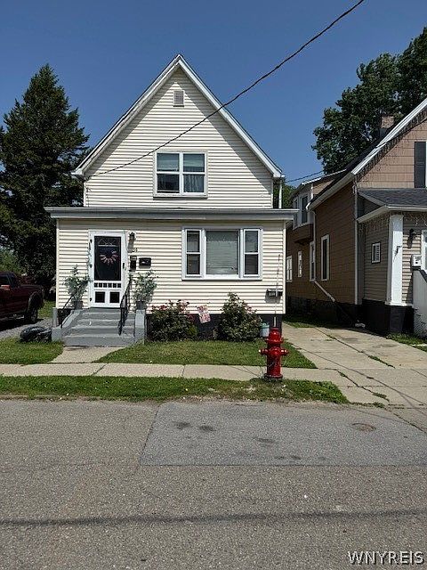 1st image of 34 Princeton Pl