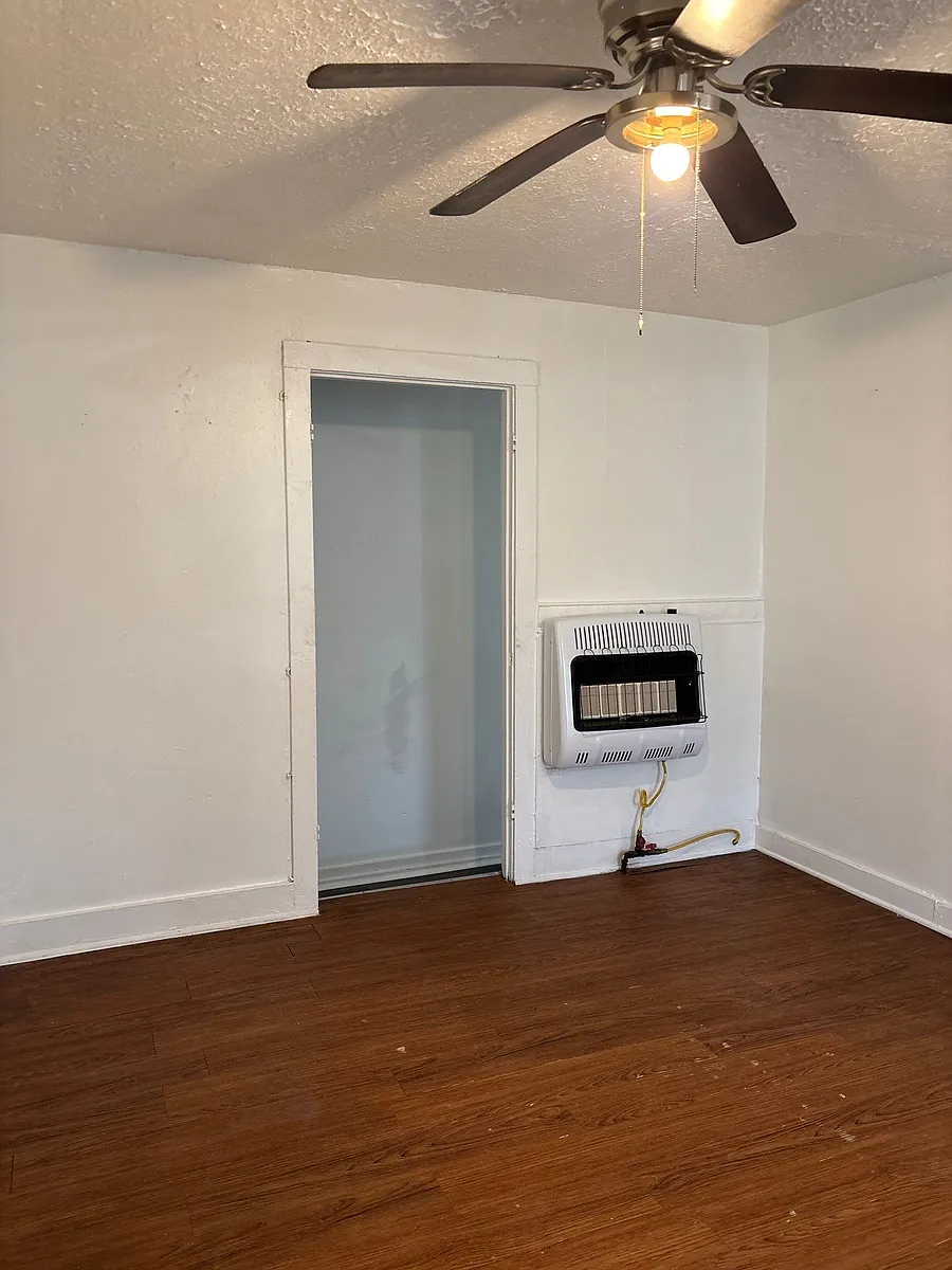 Building Photo - 1105 N McLemore Ave #A