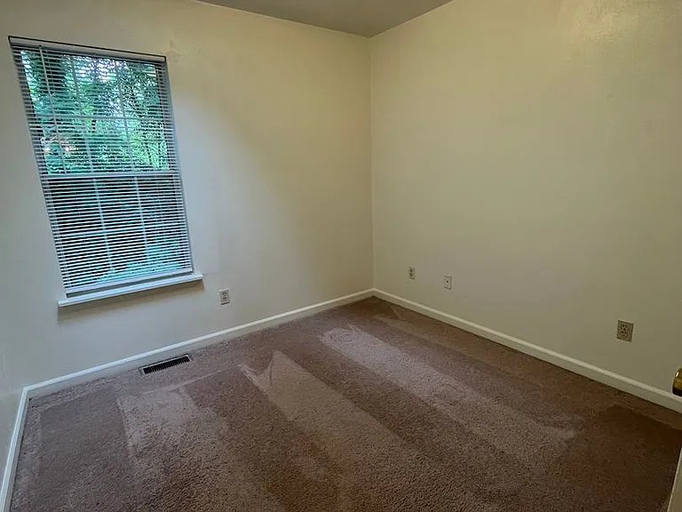 888 Patrick Henry Dr — Photo 22
