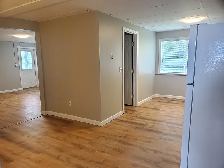 401 Patchen Rd — Photo 7
