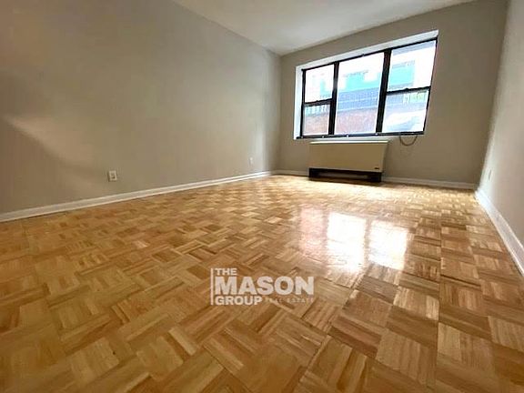 3rd image of 337 W 43rd St #1I