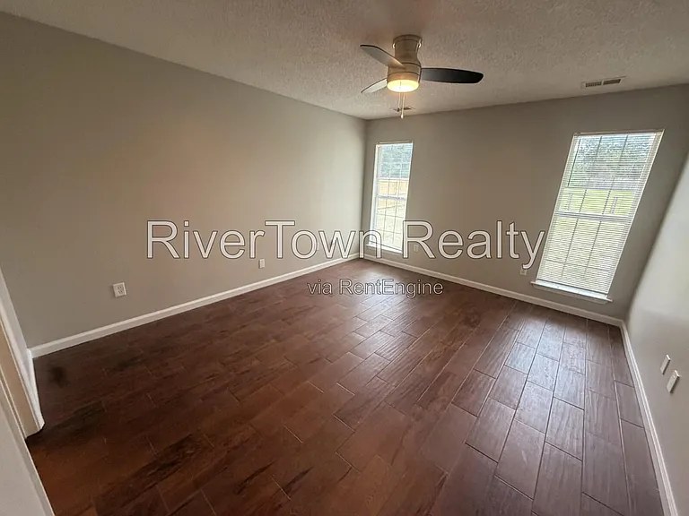 10570 Pecan View Dr — Photo 17