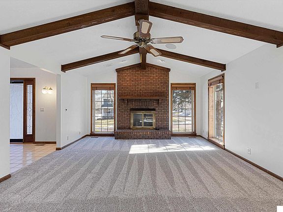 4th image of 708 S Taylor Cir