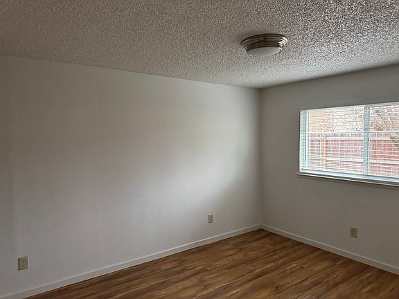 5th image of 4016 Tresler Ave #4016