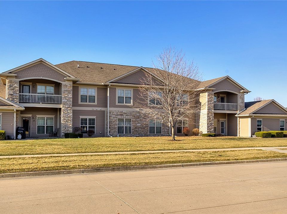 1st image of 2406 NE Oak Dr Unit 6