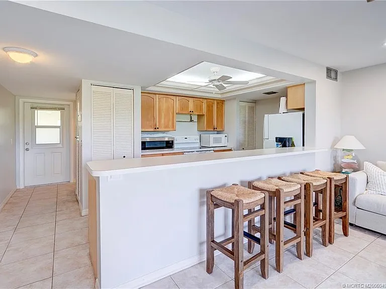 5539 NE Gulfstream Way — Photo 14
