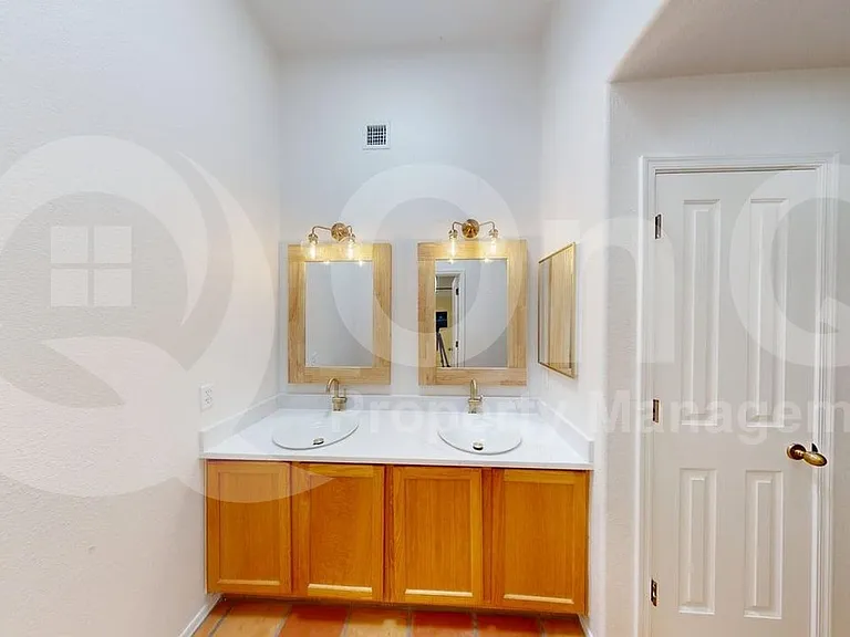 461 S Magnolia Ave — Photo 5