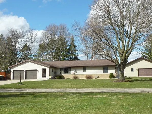 W10172 County Road F, Fox Lake, WI 53933