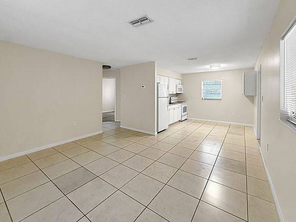 4th image of 202 2nd St