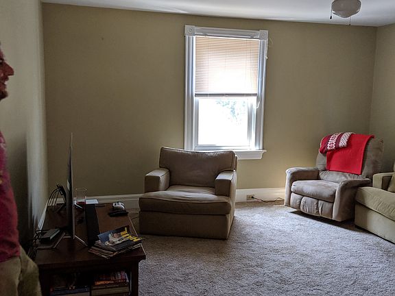 2nd image of 3868 Isabella Ave #2