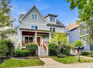 1420 Florence Ave #B, Evanston, IL 60201