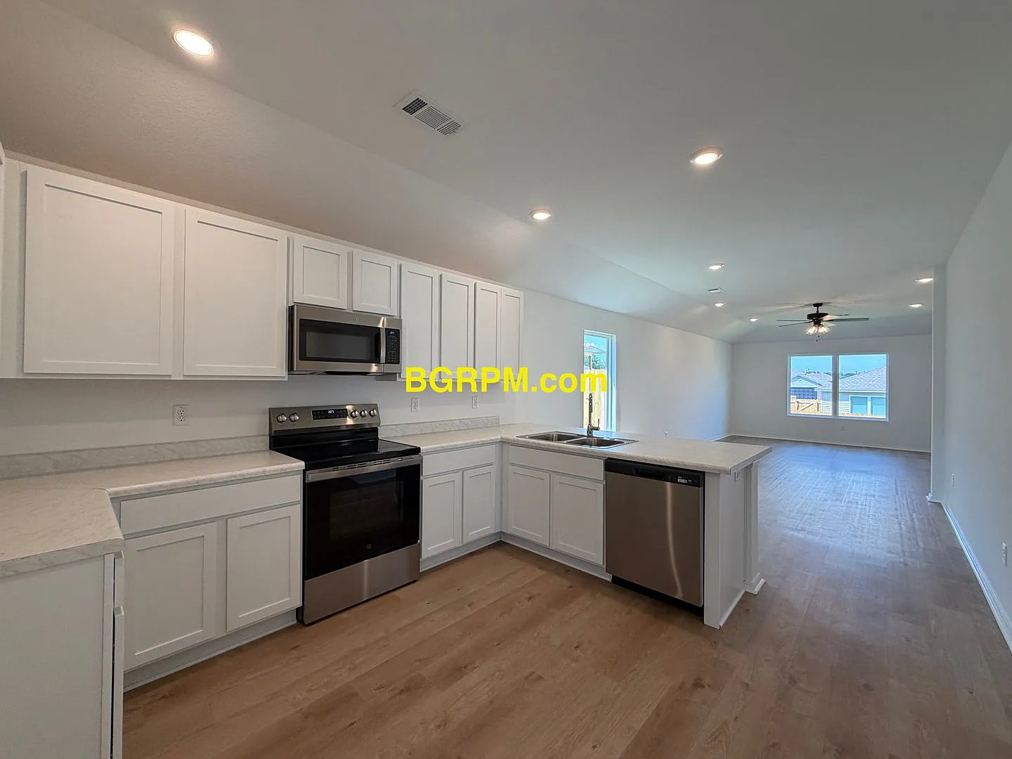 New Construction, — Photo 3