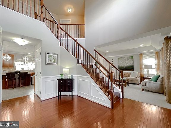 2nd image of 42975 Baywood Pl