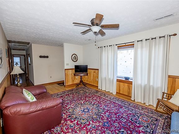 5th image of 7351 Woodville Ln