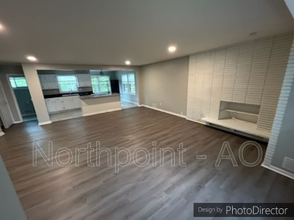 2nd image of 3934 Elmwood Ave