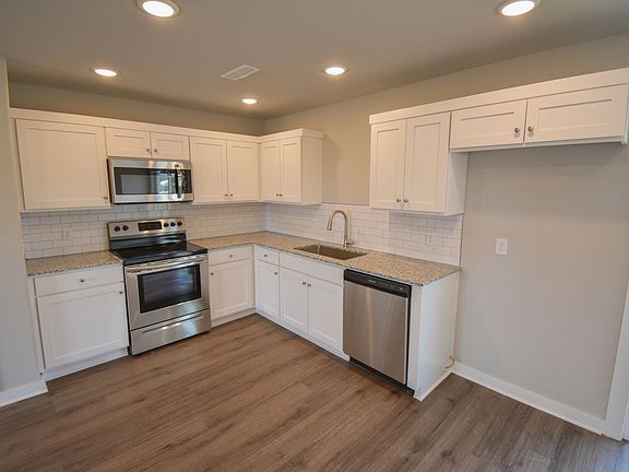 4th image of 306 N Wyandotte St
