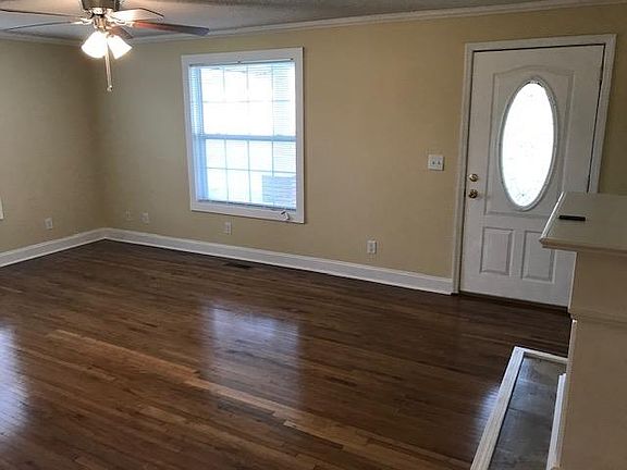 4th image of 206 Circle Dr