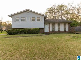 908 Shadyview Ln, Adamsville, AL 35005
