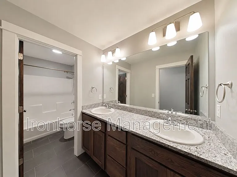 2930 Warbler Way #B — Photo 40
