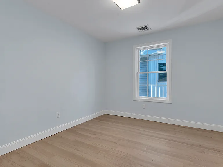 8 Anthony Ave #1 — Photo 14