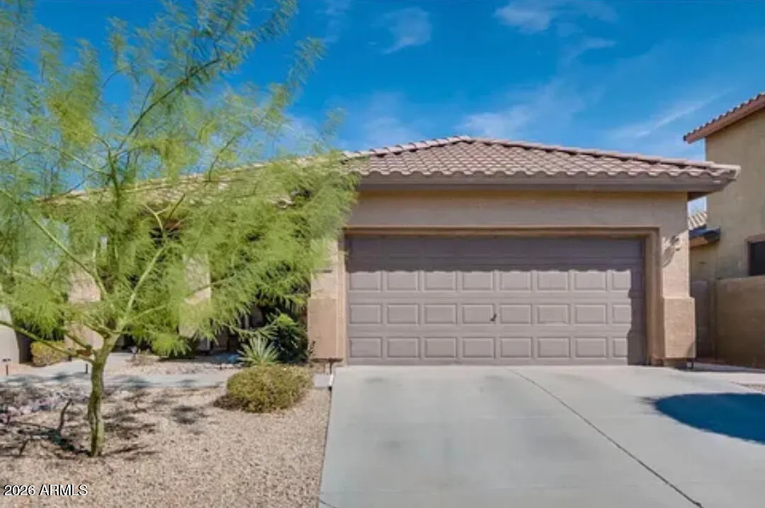 3 bed, 2.0 bath, 1432 sqft, $2,300 — Photo 1