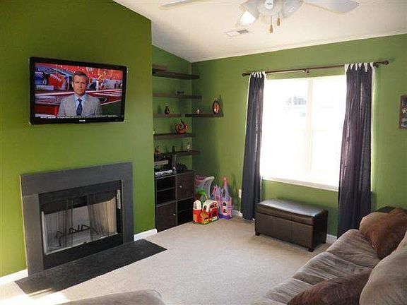 3rd image of 303 Channing Ct