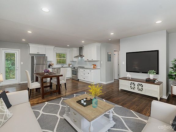 4th image of 1627 Herrin Ave