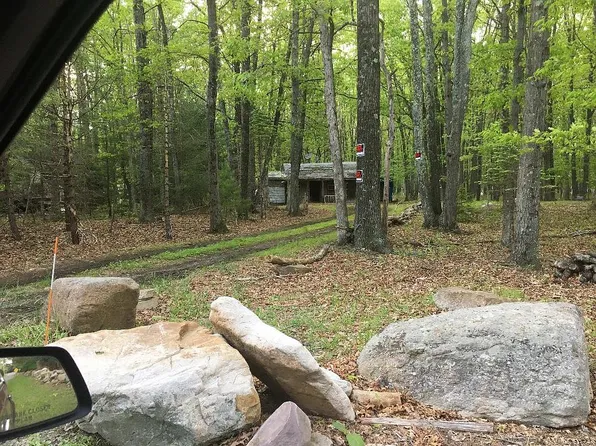 9044 Sherwood Dr, Kunkletown, PA 18058