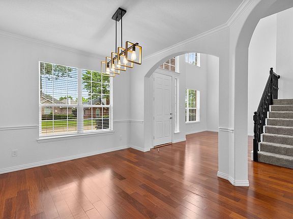 4th image of 3108 Spring Grove Dr