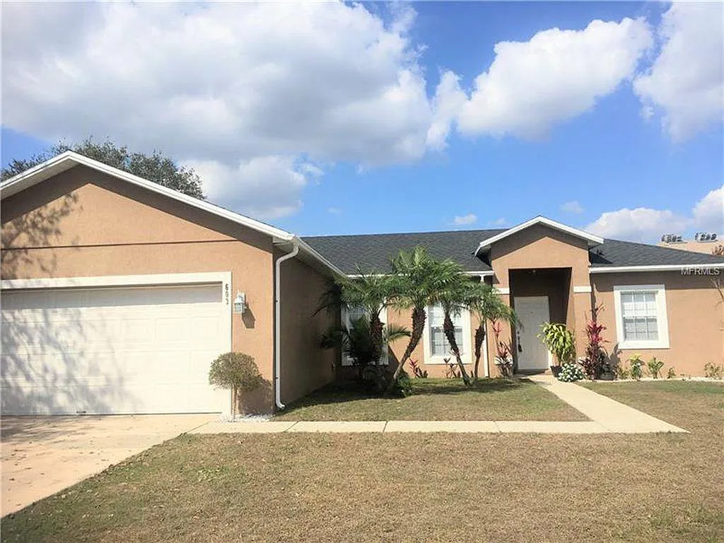 3 bed, 1465 sqft, $1,780 — Photo 1