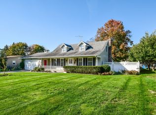 8749 Shadowbrook Dr, Jenison, MI 49428