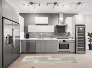 410 W 47th St APT 3, New York, NY 10036