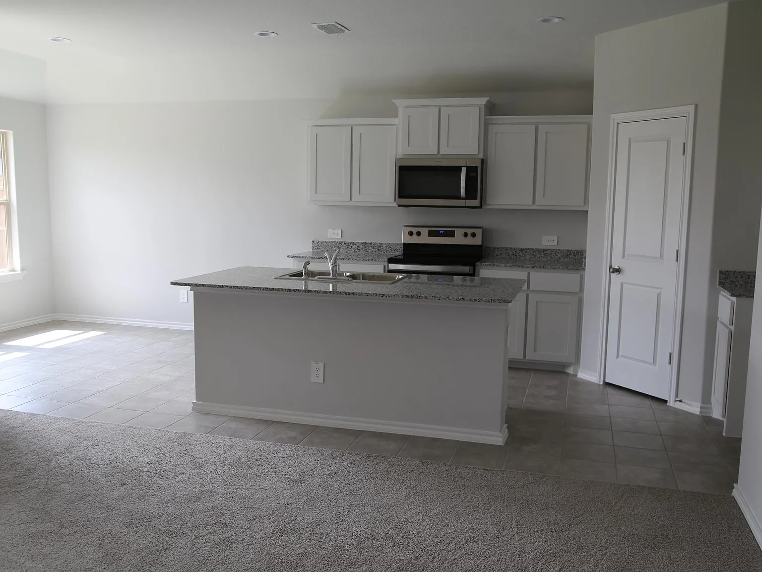 333 Beekeeper Dr — Photo 4