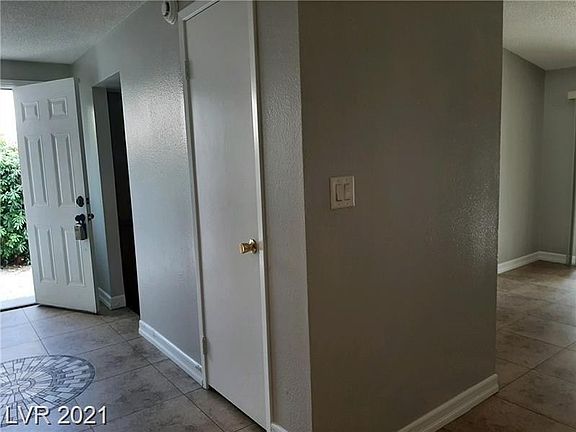 2nd image of 2604 Lourdes Ave