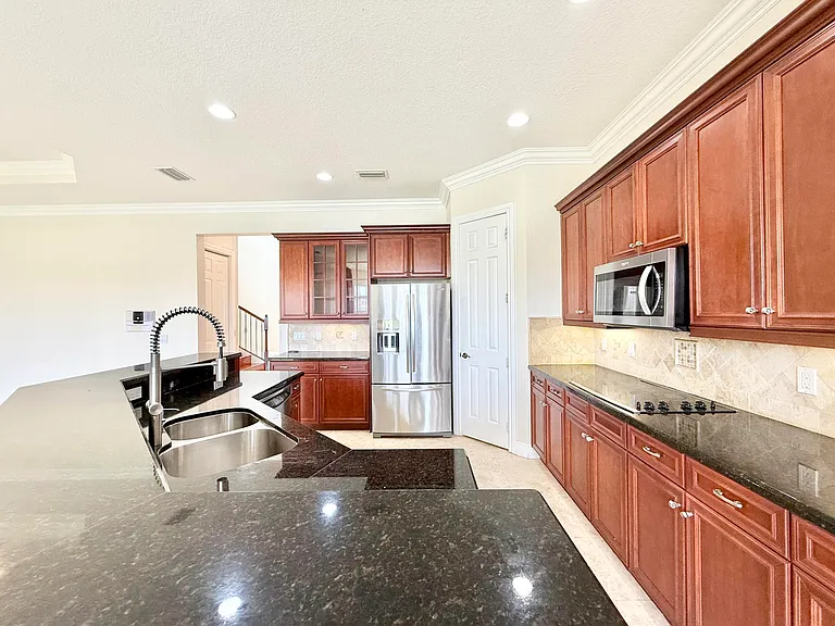 9656 Cobblestone Creek Dr — Photo 4