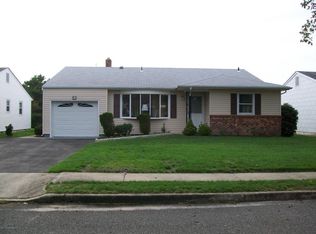 95 Castleton Dr, Toms River, NJ
