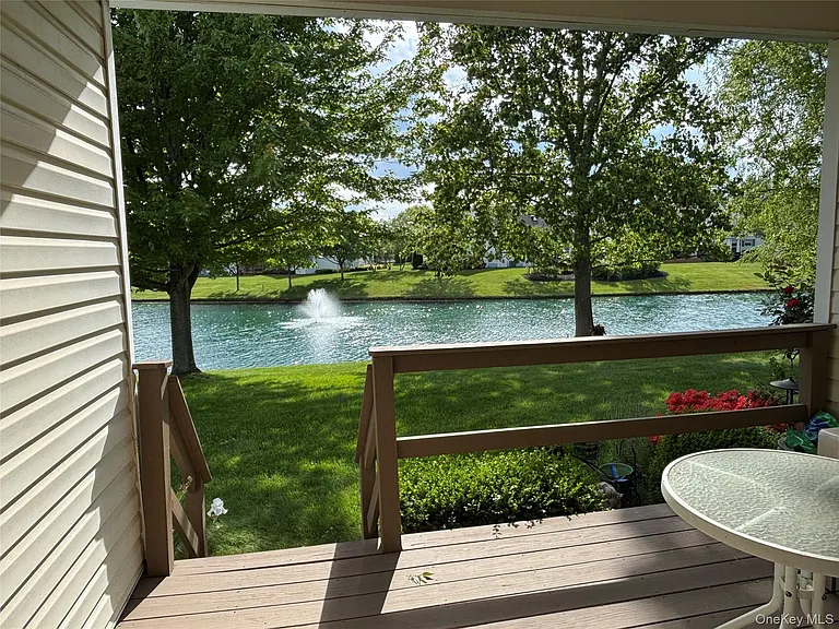 703 Constance Ln — Photo 15