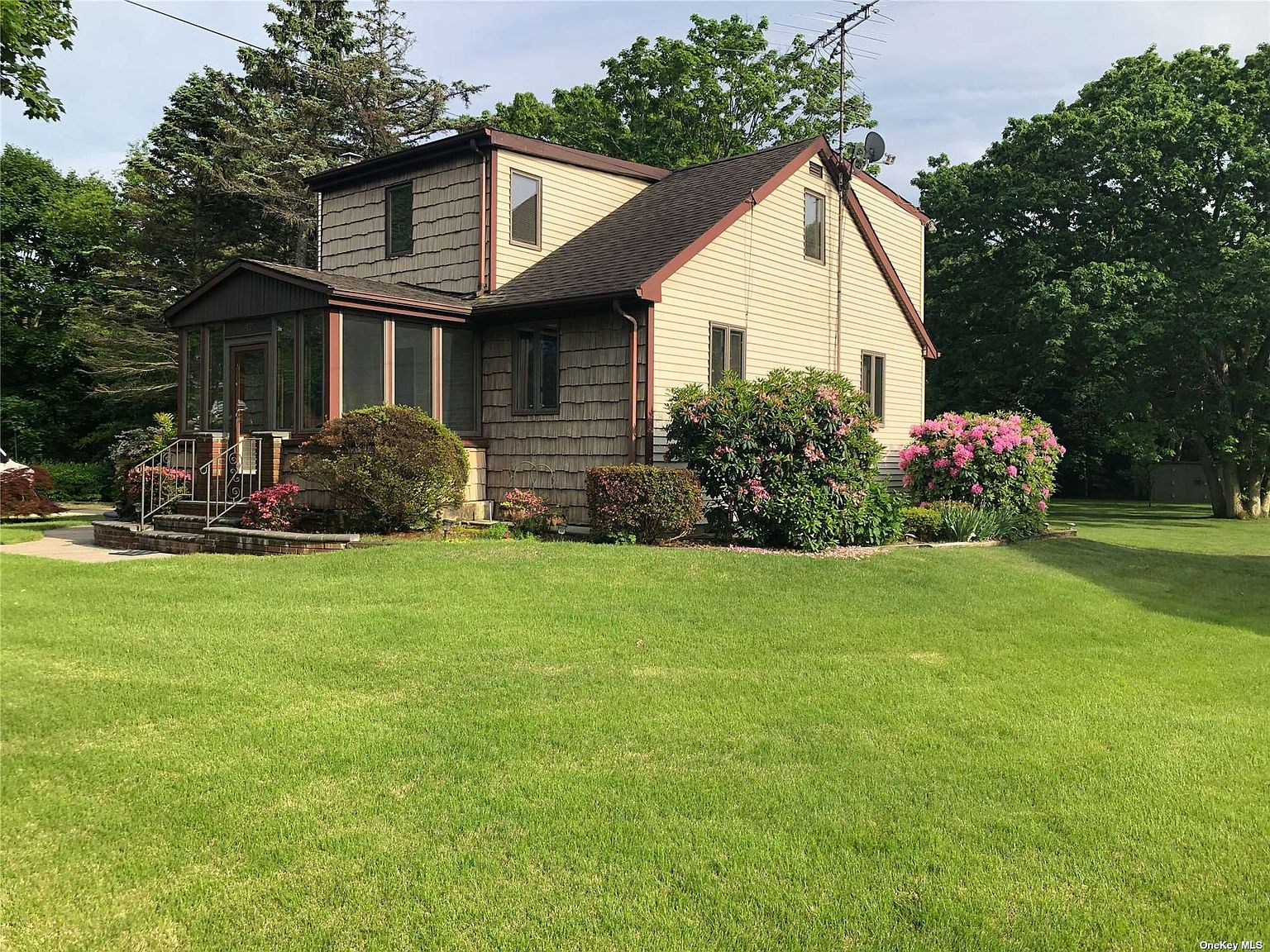 42 Frederick Avenue, Bay Shore, NY 11706 Zillow