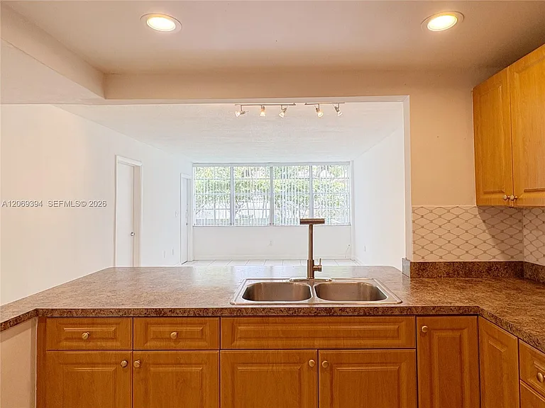2175 NE 170th St #104 — Photo 7